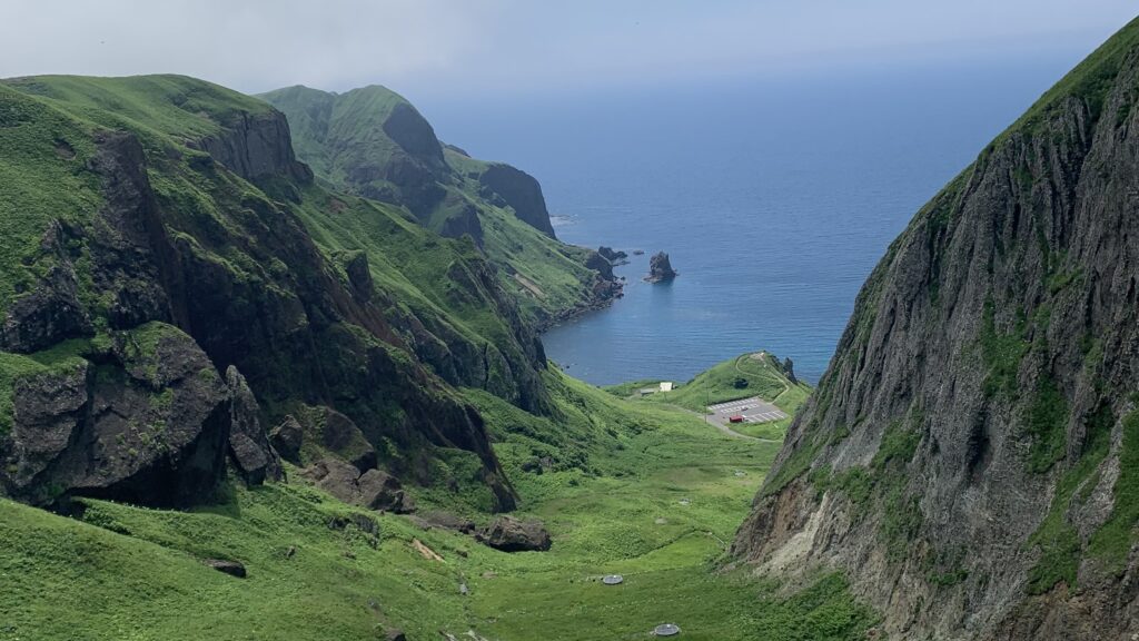 桃岩と海